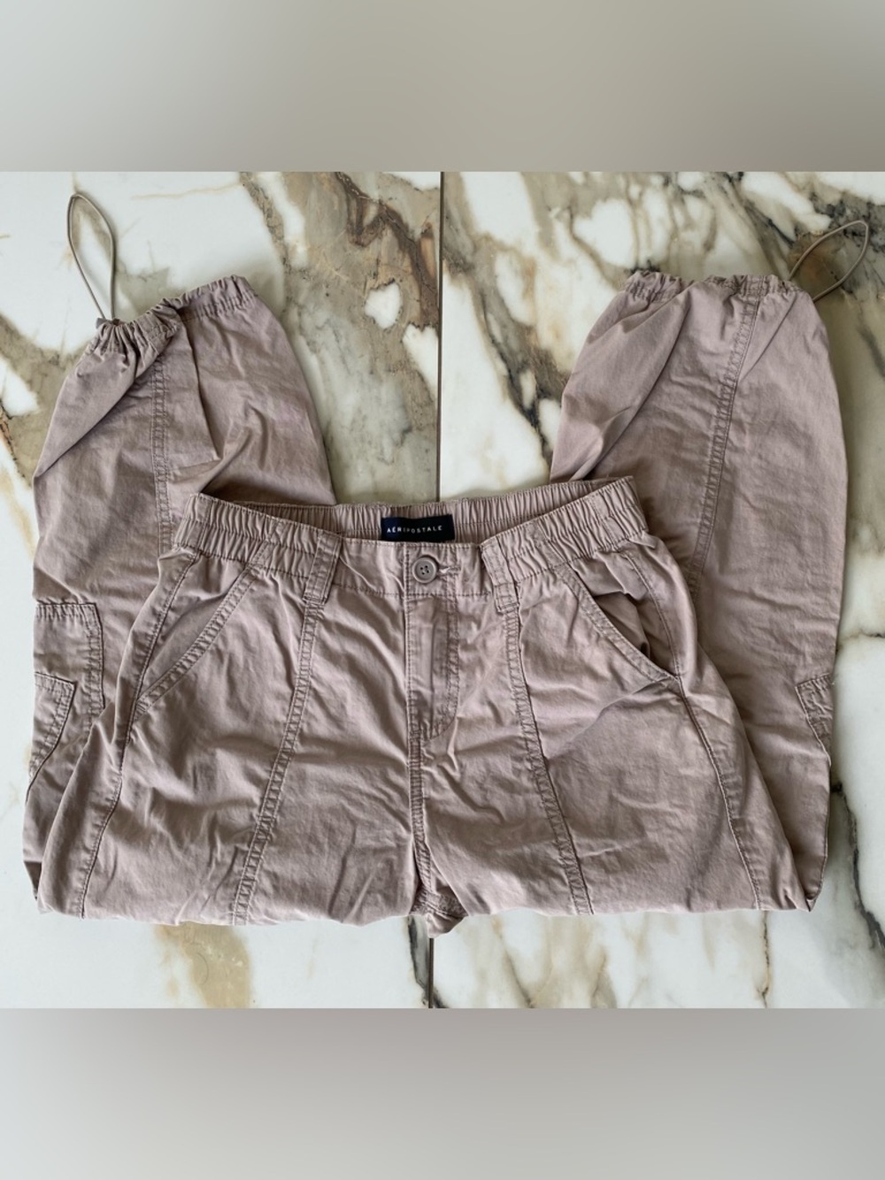 Aeropostale Utility Cargo Capris With Drawstring ankles in Taupe/Mauve (Size XS)